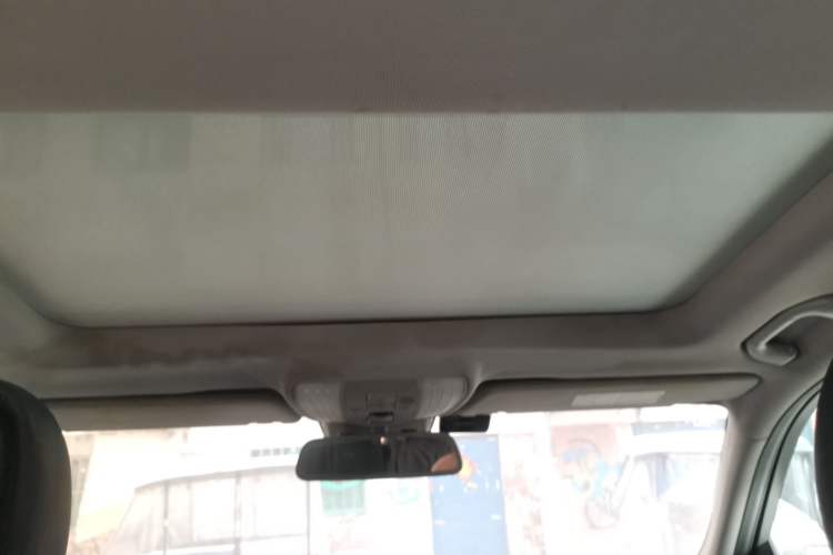 Used Mercedes-Benz E-Class 2010 E 300 L Fashion Model Headliner