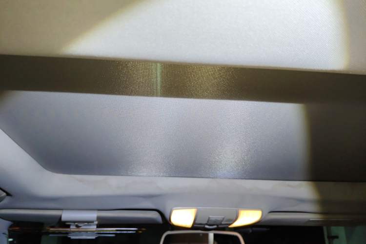 Used Mercedes-Benz E-Class 2010 E 300 L Fashion Model Headliner