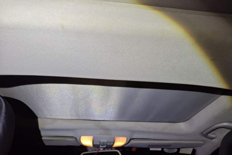Used Mercedes-Benz E-Class 2010 E 300 L Fashion Model Headliner
