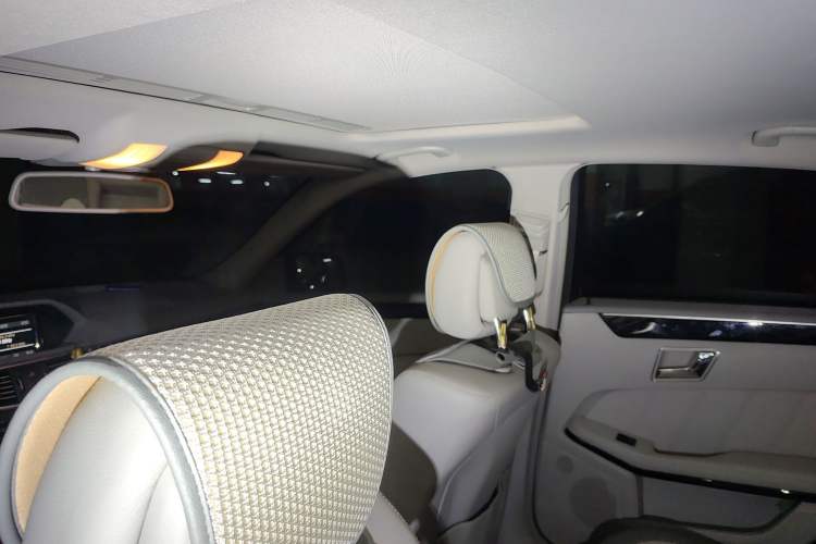 Used Mercedes-Benz E-Class 2010 E 200 CGI Elegant Model Headliner