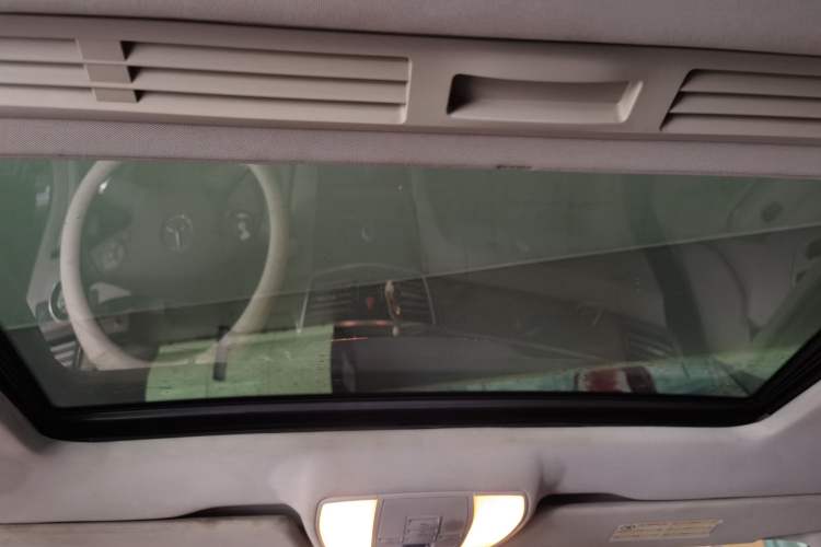 Used Mercedes-Benz E-Class 2010 E 200 CGI Elegant Model Headliner