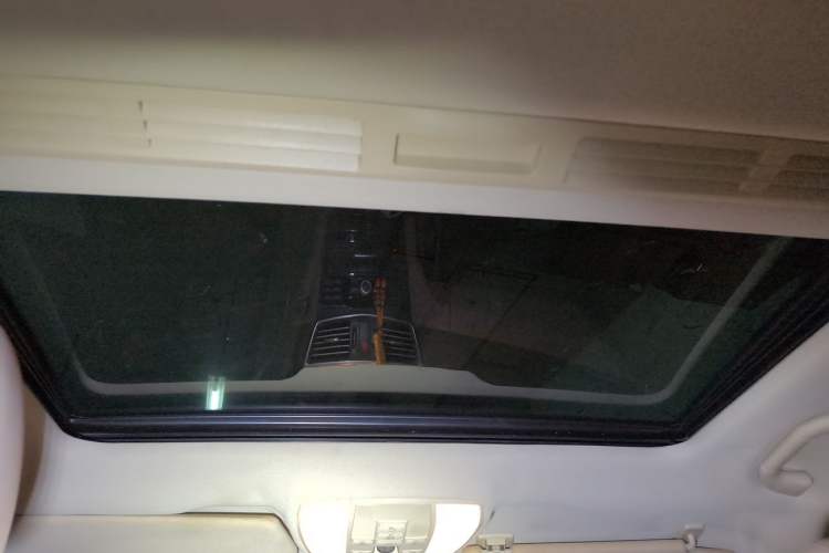 Used Mercedes-Benz E-Class 2010 E 200 CGI Elegant Model Headliner