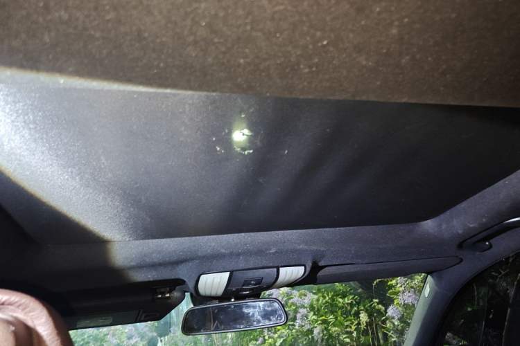 Used Mercedes-Benz E-Class 2010 E 300 L Fashion Model Headliner