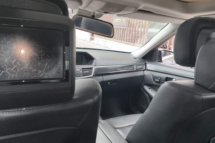 Used Mercedes-Benz E-Class 2010 E 300 Elegant Luxury Edition Headliner