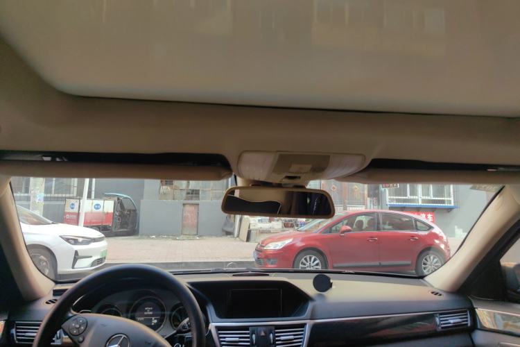Used Mercedes-Benz E-Class 2010 E 300 L Fashion Model Headliner