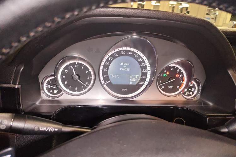 Used Mercedes-Benz E-Class 2010 E 300 L Fashion Model Instrument Cluster