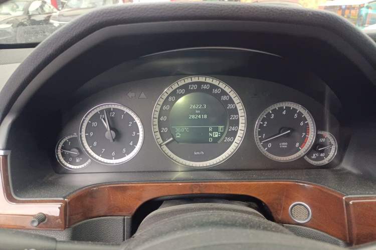 Used Mercedes-Benz E-Class 2010 E 300 L Fashion Model Instrument Cluster