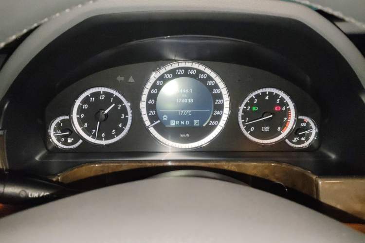 Used Mercedes-Benz E-Class 2010 E 200 CGI Elegant Model Instrument Cluster