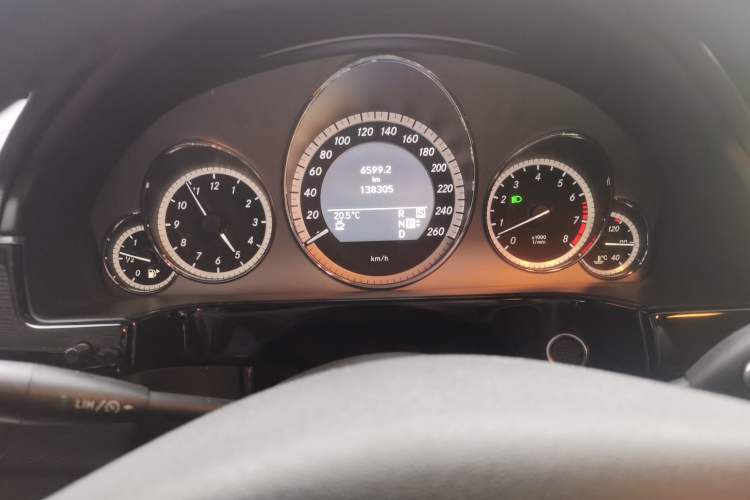 Used Mercedes-Benz E-Class 2010 E 300 L Fashion Model Instrument Cluster