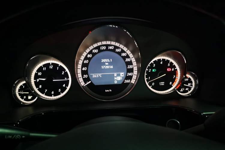 Used Mercedes-Benz E-Class 2010 E 300 L Fashion Model Instrument Cluster