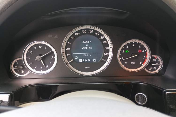 Used Mercedes-Benz E-Class 2010 E 200 CGI Elegant Model Instrument Cluster