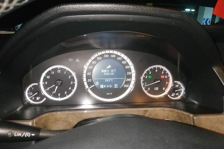 Used Mercedes-Benz E-Class 2010 E 200 CGI Elegant Model Instrument Cluster