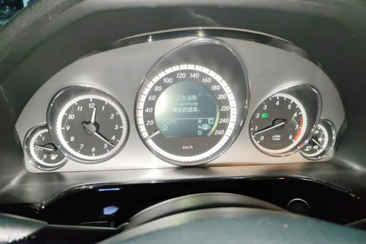 Used Mercedes-Benz E-Class 2010 E 300 L Fashion Model Instrument Cluster