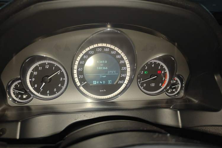 Used Mercedes-Benz E-Class 2010 E 260 CGI Coupe Instrument Cluster