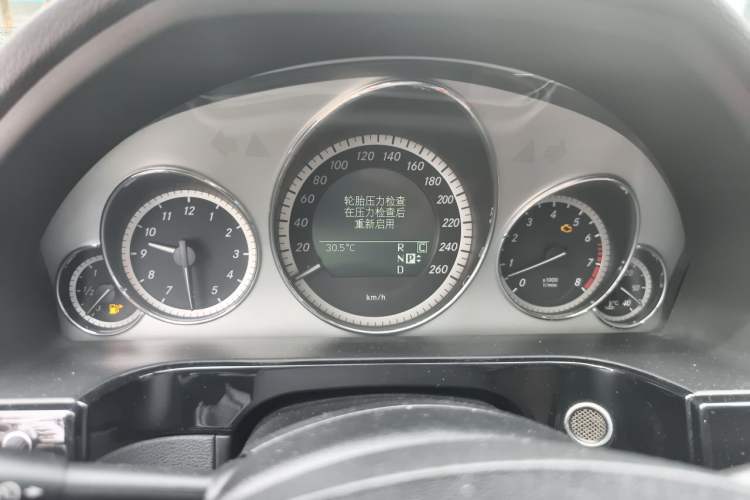 Used Mercedes-Benz E-Class 2010 E 300 L Fashion Model Instrument Cluster