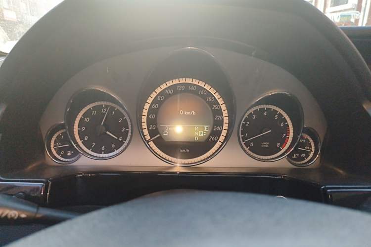 Used Mercedes-Benz E-Class 2010 E 300 L Fashion Model Instrument Cluster