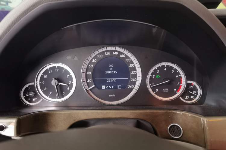 Used Mercedes-Benz E-Class 2010 E 200 CGI Elegant Model Instrument Cluster