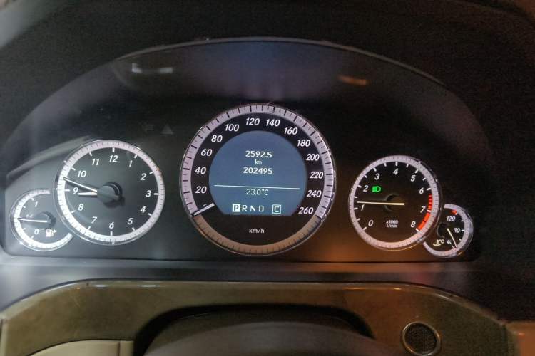 Used Mercedes-Benz E-Class 2010 E 200 CGI Elegant Model Instrument Cluster