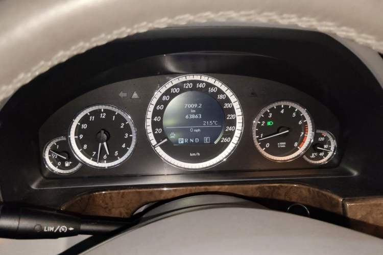 Used Mercedes-Benz E-Class 2010 E 200 CGI Elegant Model Instrument Cluster