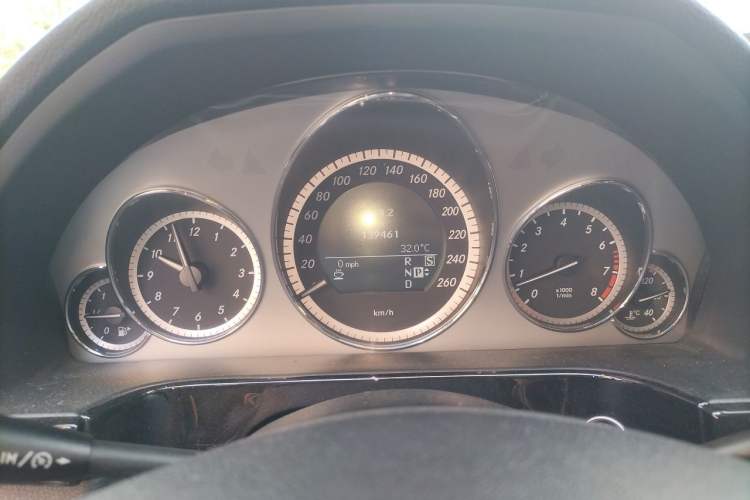 Used Mercedes-Benz E-Class 2010 E 300 L Fashion Model Instrument Cluster