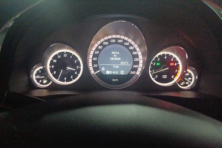 Used Mercedes-Benz E-Class 2010 E 260 CGI Coupe Instrument Cluster