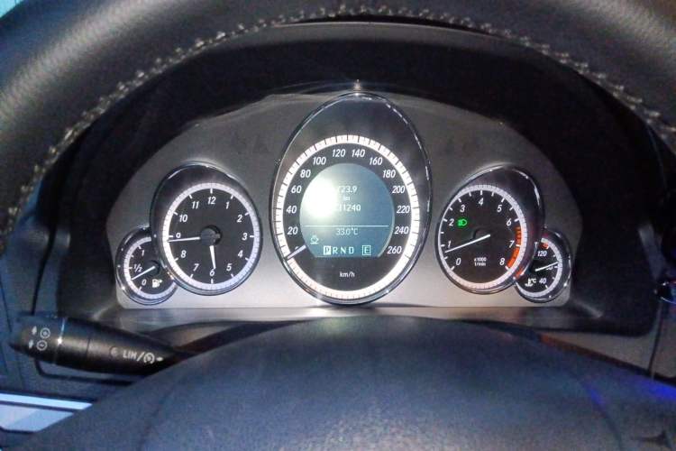 Used Mercedes-Benz E-Class 2010 E 260 CGI Coupe Instrument Cluster