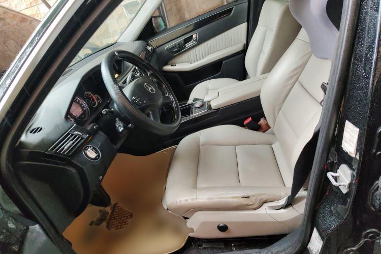 Used Mercedes-Benz E-Class 2010 E 300 Fashion Luxury Edition Left Front Seat