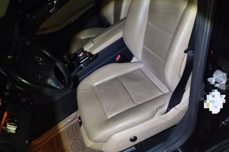 Used Mercedes-Benz E-Class 2010 E 300 L Fashion Model Left Front Seat