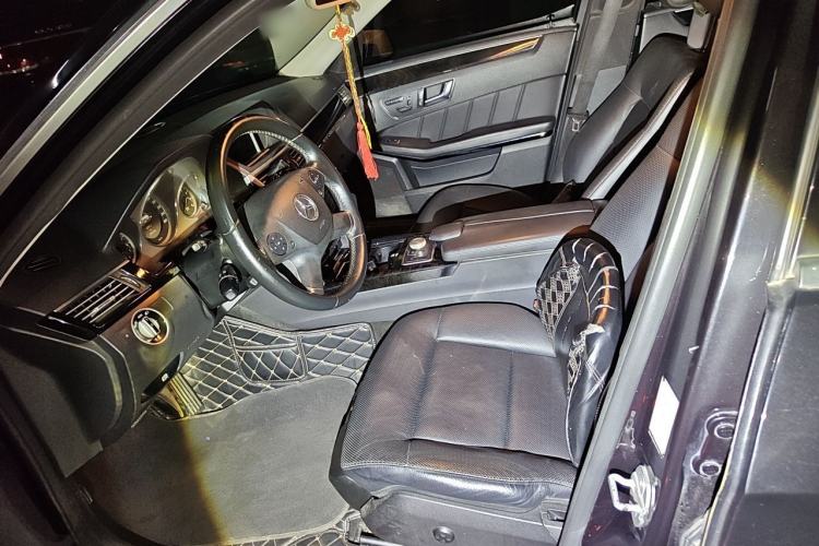 Used Mercedes-Benz E-Class 2010 E 300 L Fashion Model Left Front Seat