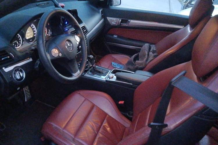 Used Mercedes-Benz E-Class 2010 E 260 CGI Coupe Left Front Seat