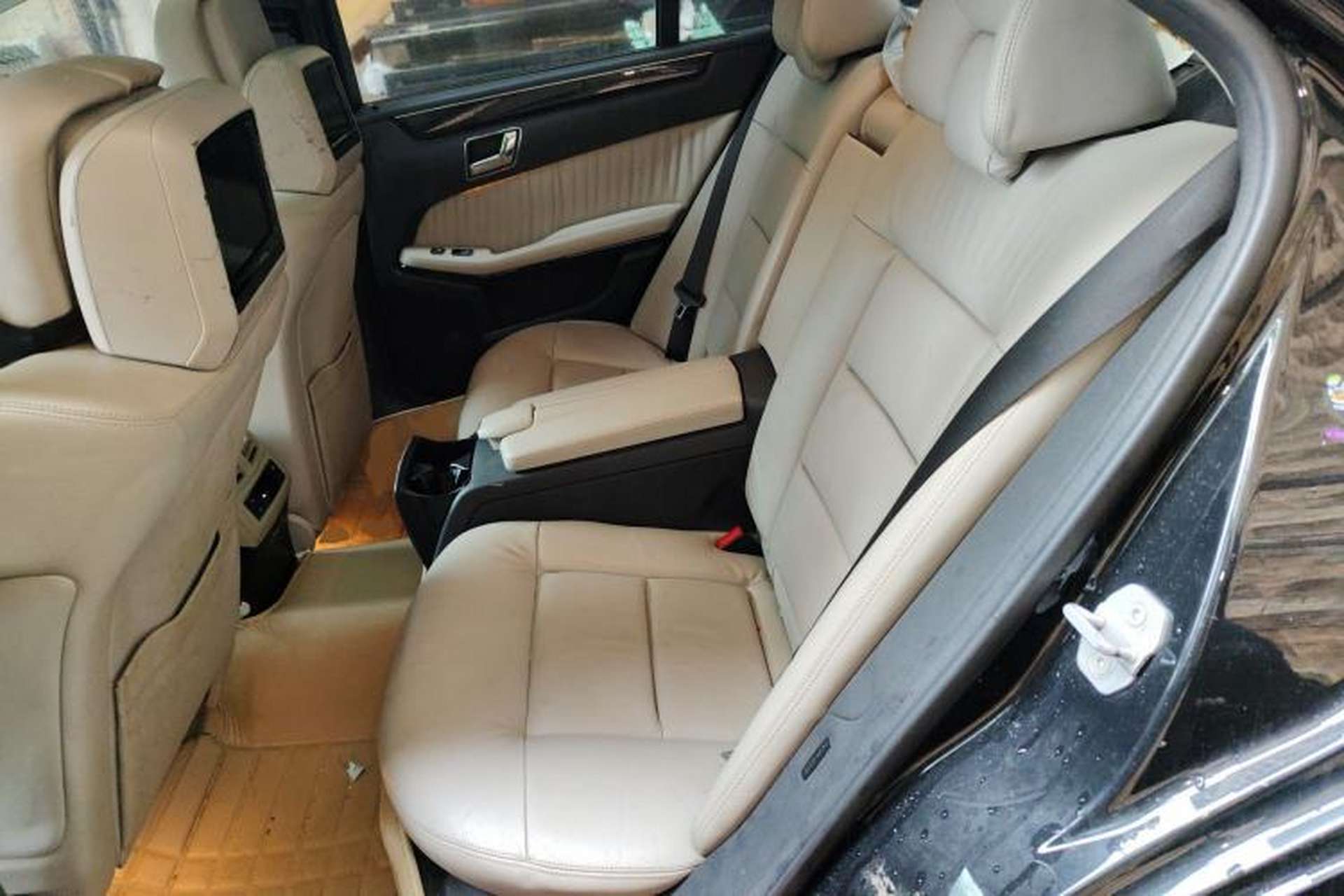 Used Mercedes-Benz E-Class 2010 E 300 Fashion Luxury Edition Left Rear Seat