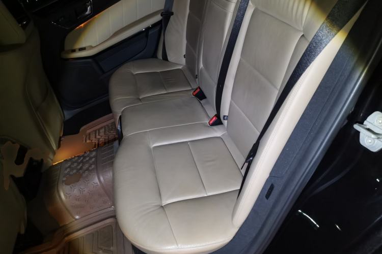 Used Mercedes-Benz E-Class 2010 E 300 L Fashion Model Left Rear Seat