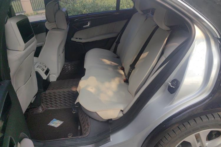 Used Mercedes-Benz E-Class 2010 E 300 L Fashion Model Left Rear Seat