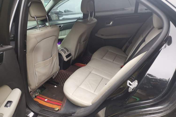 Used Mercedes-Benz E-Class 2010 E 260 CGI Fashion Model Left Rear Seat
