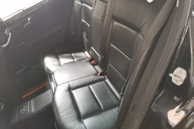 Used Mercedes-Benz E-Class 2010 E 300 L Fashion Model Left Rear Seat