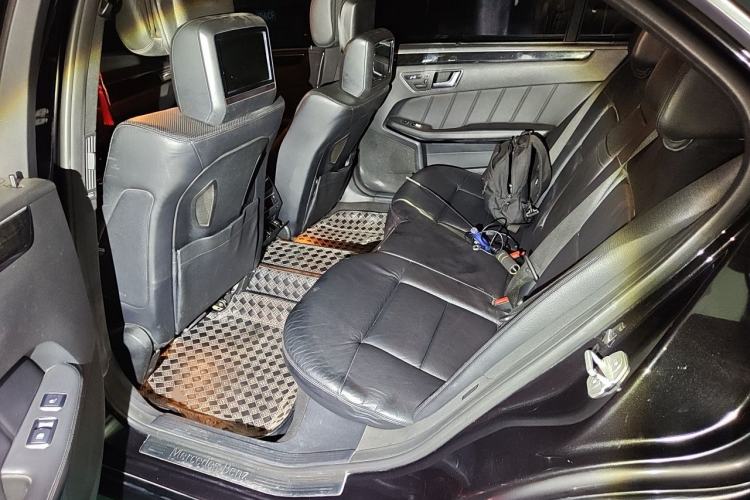 Used Mercedes-Benz E-Class 2010 E 300 L Fashion Model Left Rear Seat