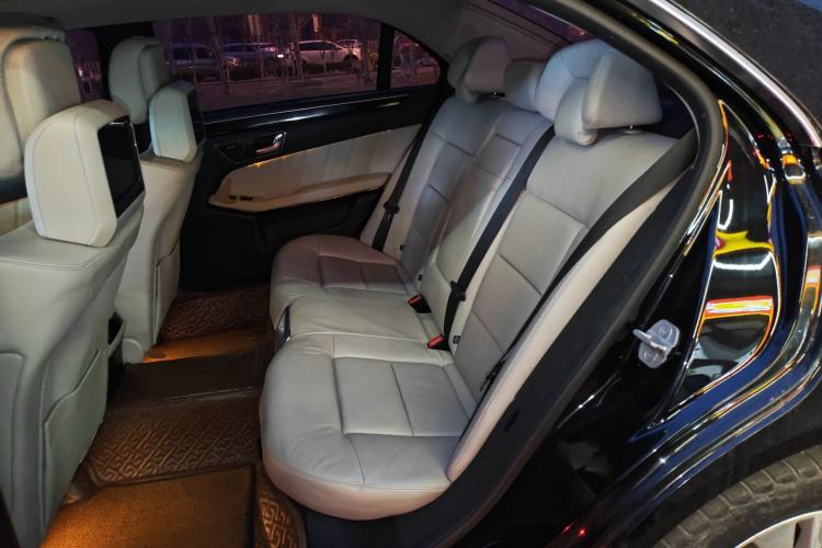 Used Mercedes-Benz E-Class 2010 E 300 L Fashion Model Left Rear Seat