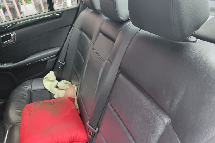 Used Mercedes-Benz E-Class 2010 E 300 Elegant Luxury Edition Left Rear Seat