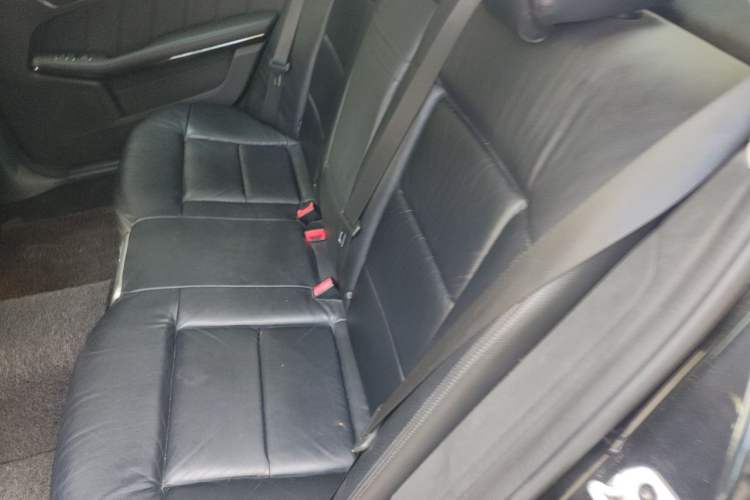 Used Mercedes-Benz E-Class 2010 E 300 L Fashion Model Left Rear Seat