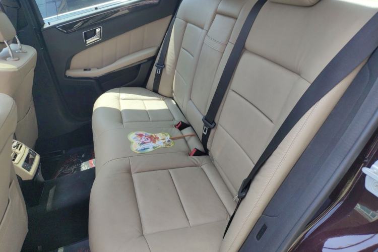 Used Mercedes-Benz E-Class 2010 E 260 CGI Fashion Model Left Rear Seat