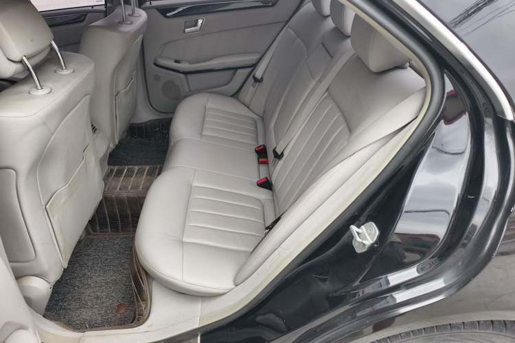 Used Mercedes-Benz E-Class 2010 E 200 CGI Elegant Model Left Rear Seat