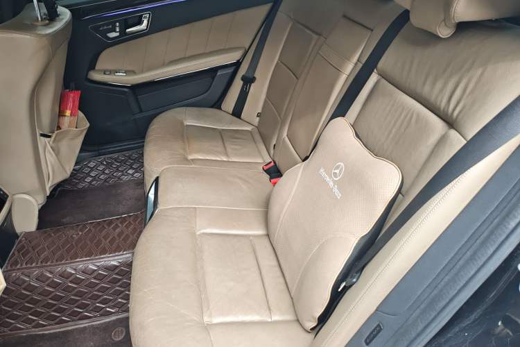 Used Mercedes-Benz E-Class 2010 E 300 L Fashion Model Left Rear Seat