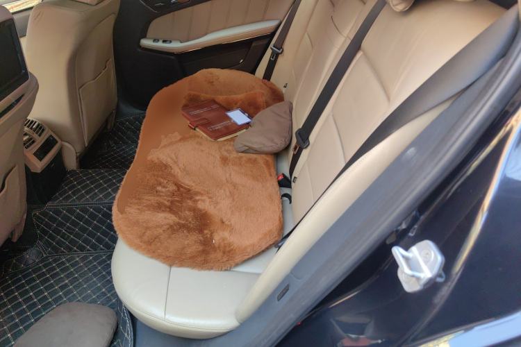 Used Mercedes-Benz E-Class 2010 E 300 L Fashion Model Left Rear Seat