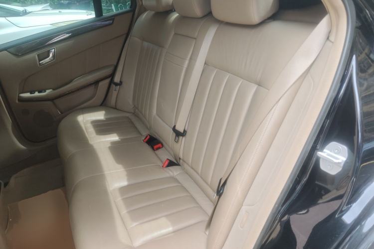 Used Mercedes-Benz E-Class 2010 E 300 Elegant Luxury Edition Left Rear Seat