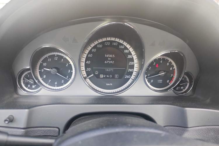 Used Mercedes-Benz E-Class 2010 E 260 CGI Coupe Odometer Close Up