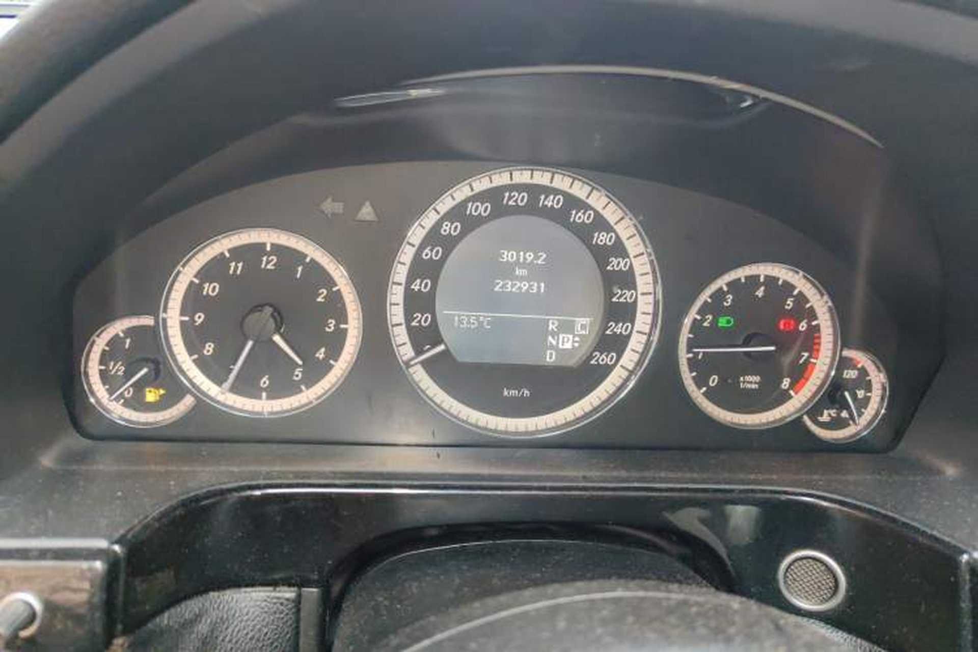Used Mercedes-Benz E-Class 2010 E 300 Fashion Luxury Edition Odometer Close Up