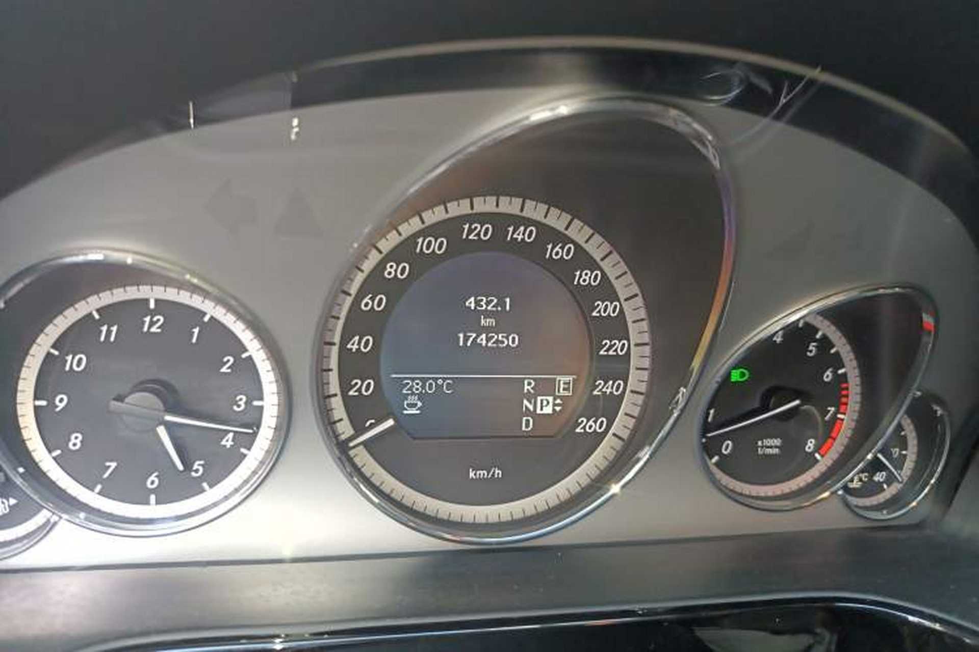 Used Mercedes-Benz E-Class 2010 E 300 L Fashion Model Odometer Close Up