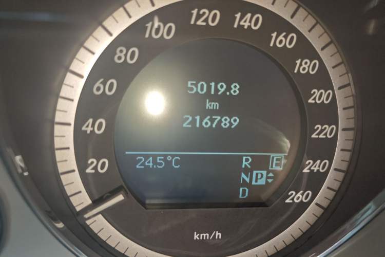 Used Mercedes-Benz E-Class 2010 E 300 L Fashion Model Odometer Close Up