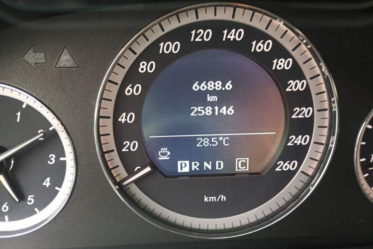 Used Mercedes-Benz E-Class 2010 E 200 CGI Elegant Model Odometer Close Up
