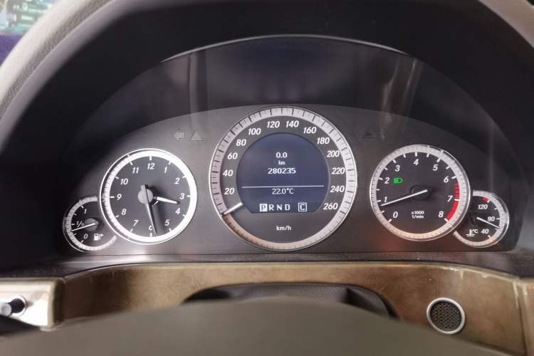 Used Mercedes-Benz E-Class 2010 E 200 CGI Elegant Model Odometer Close Up